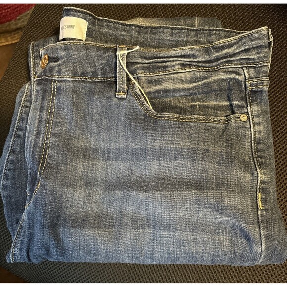 Woman Signature Levi Medium Wash Mid Rise Skinny Blue Jeans Size 22M Preowned - Picture 1 of 8